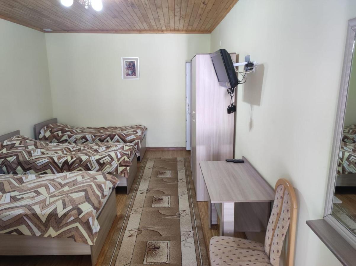 В Гостях На Иссык-Куле Hotel Чолпон-Ата Екстериор снимка