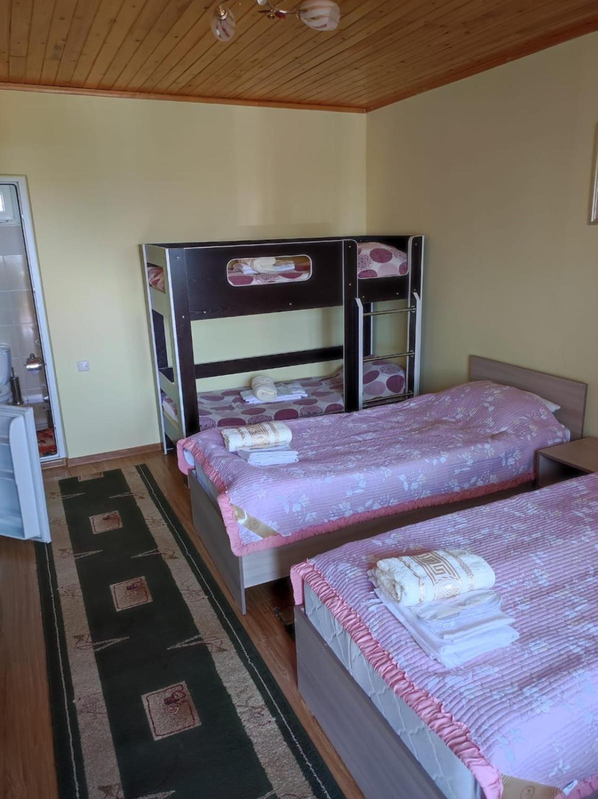 В Гостях На Иссык-Куле Hotel Чолпон-Ата Екстериор снимка