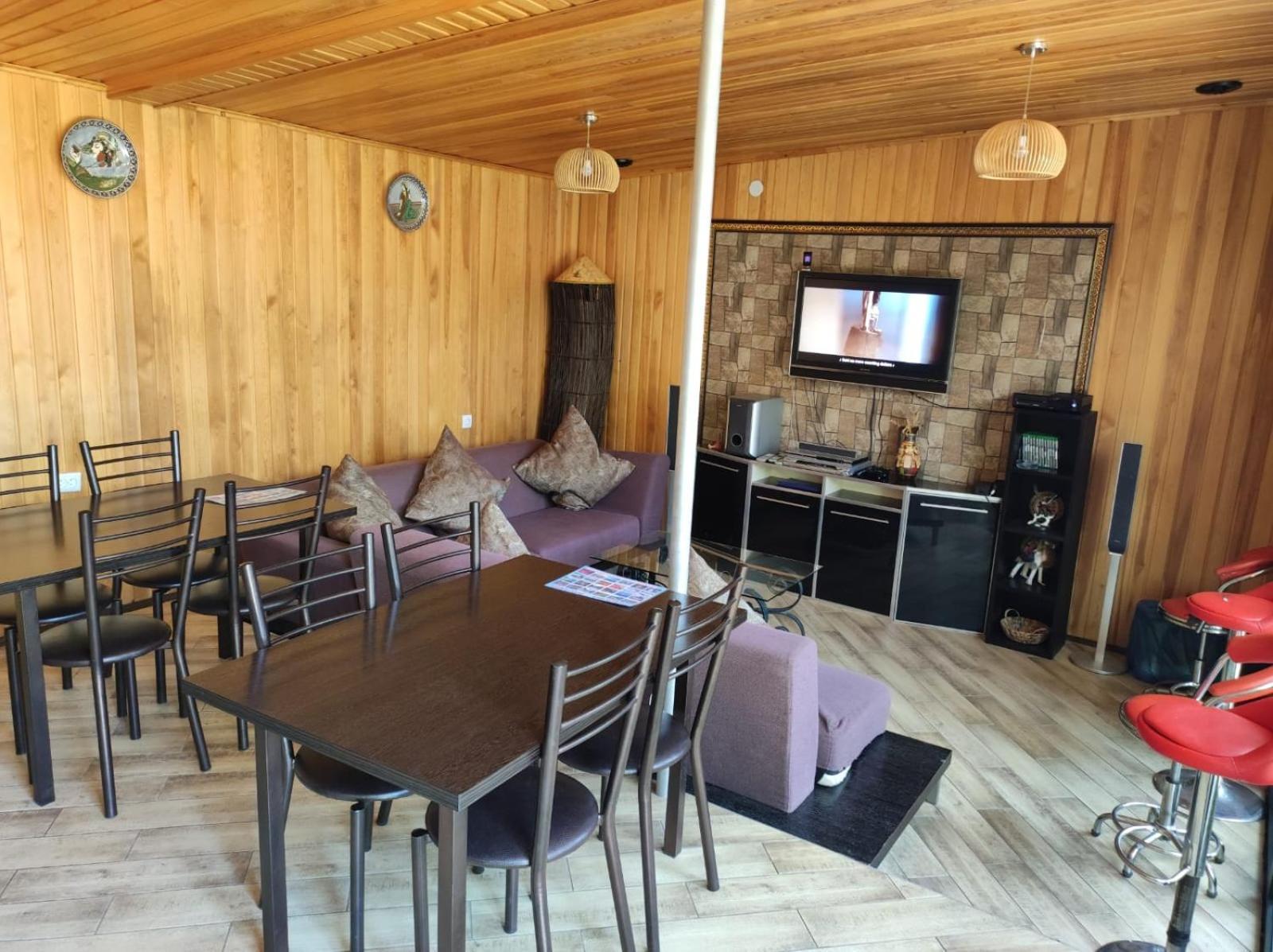 В Гостях На Иссык-Куле Hotel Чолпон-Ата Екстериор снимка