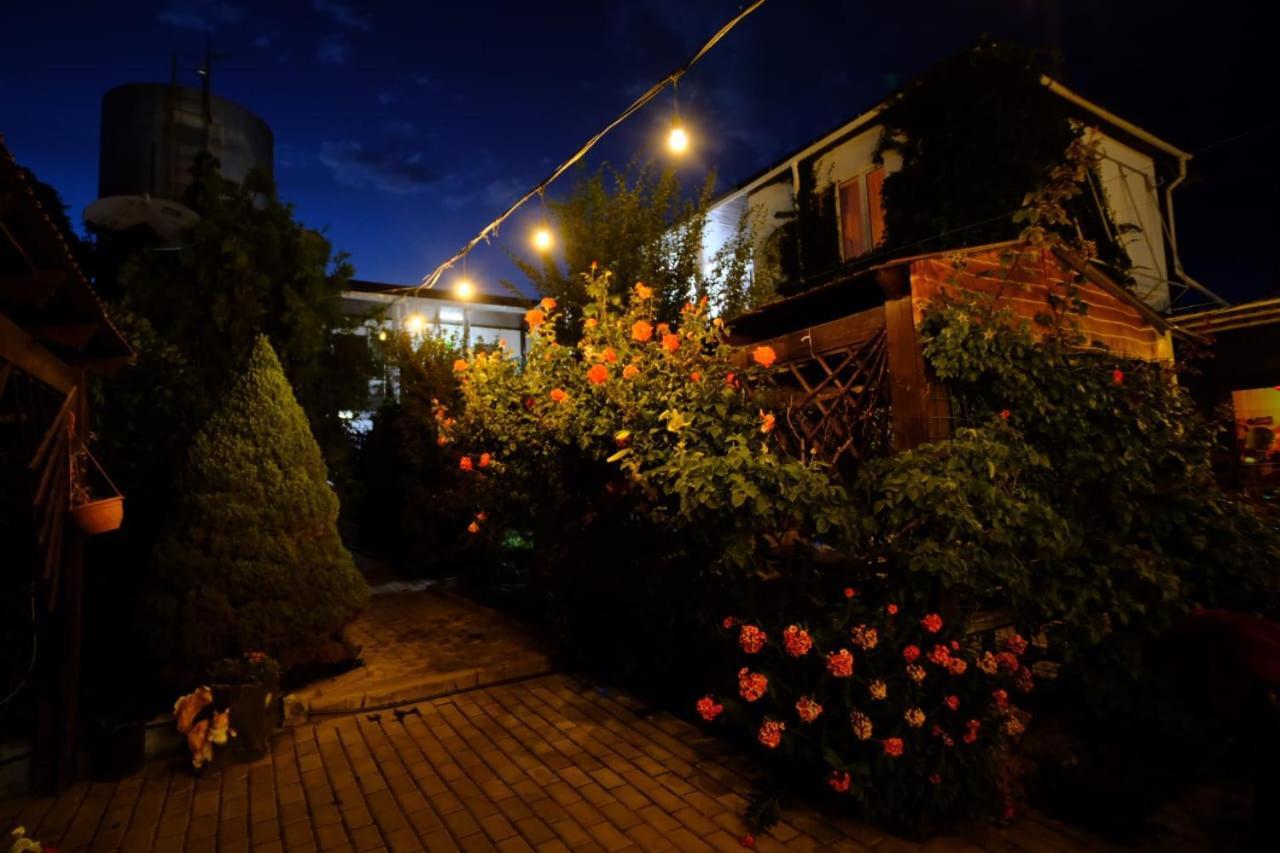 В Гостях На Иссык-Куле Hotel Чолпон-Ата Екстериор снимка