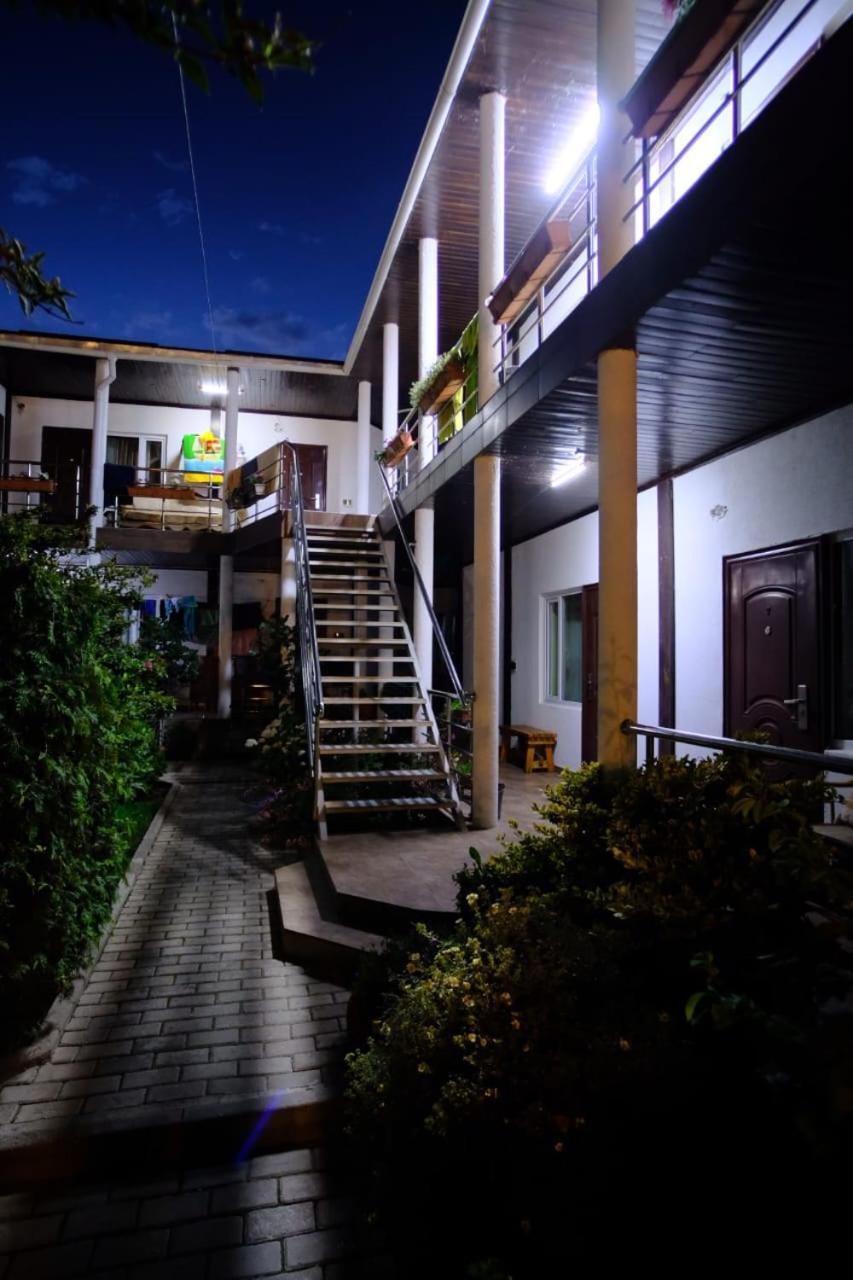 В Гостях На Иссык-Куле Hotel Чолпон-Ата Екстериор снимка