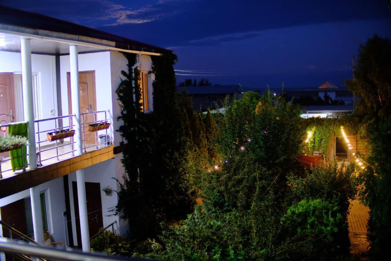 В Гостях На Иссык-Куле Hotel Чолпон-Ата Екстериор снимка